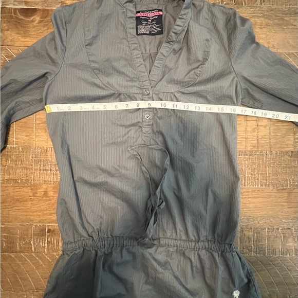 Gray Tunic Blouse Size Medium (small stain on back - see photos) - Picture 4 of 8